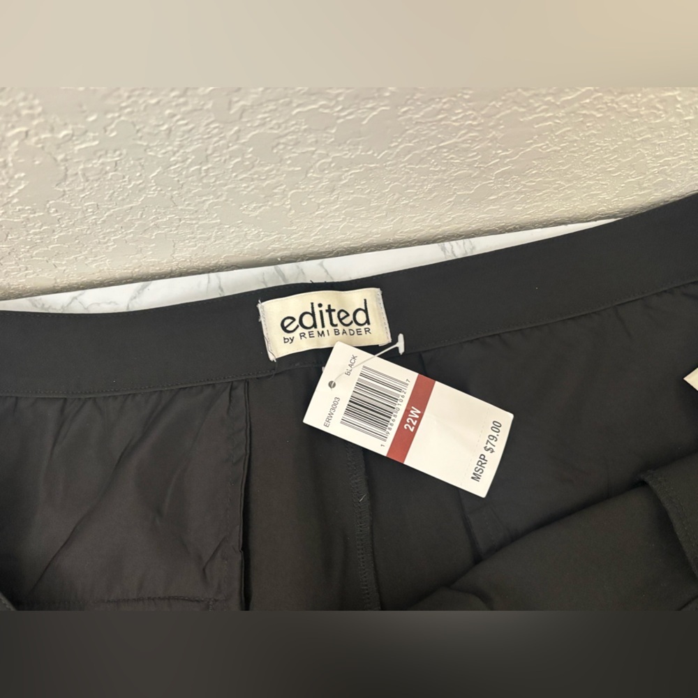 Edited by Remi Bader Women's Trouser Short Plus Size 22W Black High Rise Waist - Picture 4 of 5